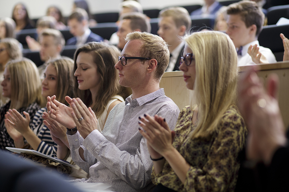 bachelor thesis stockholm school of economics